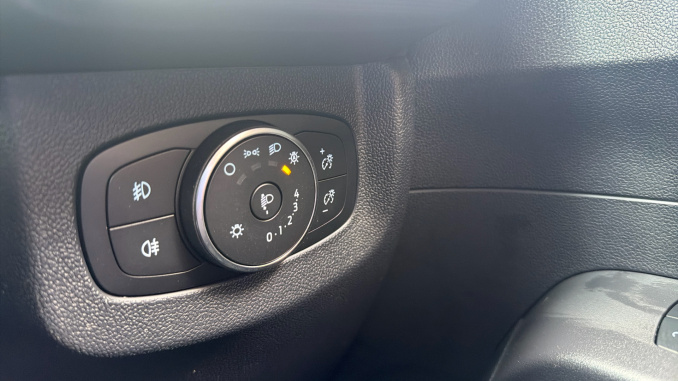 Ford Transit Courier Diesel 1.5 EcoBlue Trend Van - Image 24
